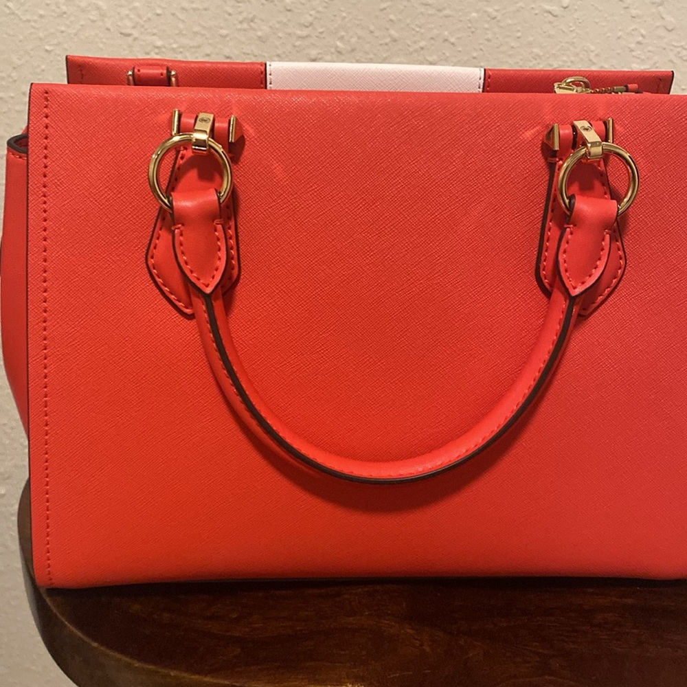 Michael KORS - Picture 4 of 10